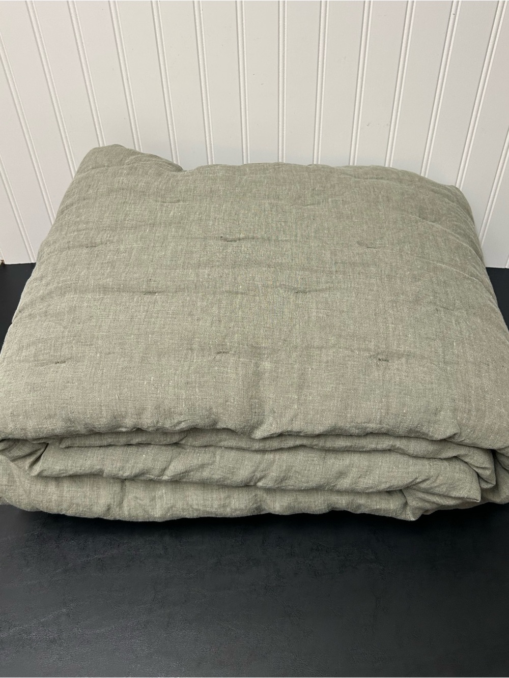 Pottery Barn Belgian Linen tufted quilt